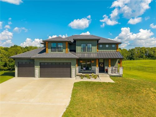 13401 Woodland Ranch Dr, Lone Jack, MO, 64086-5202 | Card Image