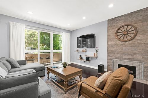 102-11225 Peach Grove St, North Hollywood, CA, 91601-4651 | Card Image