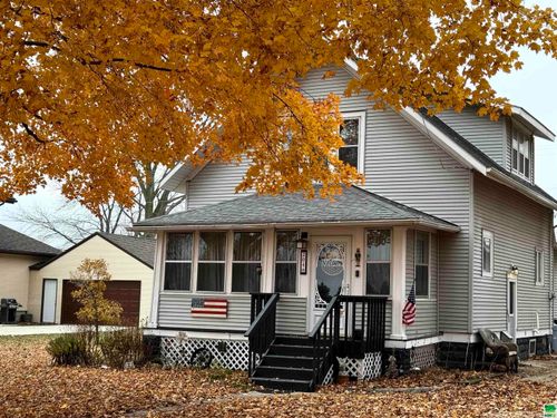 204 S 1st Ave, Rembrandt, IA, 50576-5002 | Card Image