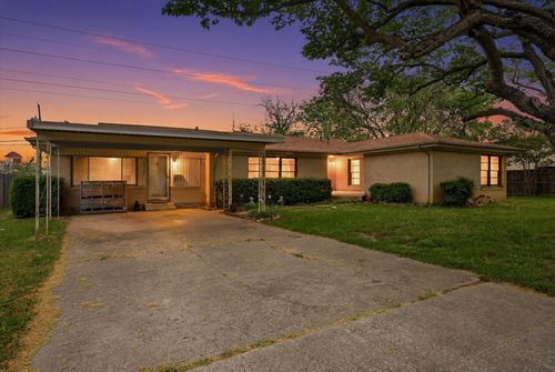 4212 Ken Michael Ct, North Richland Hills, TX, 76180-8320 | Card Image