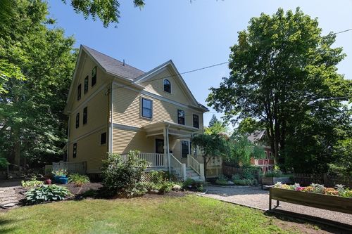 147 Lowell St, Arlington, MA, 02474-2755 | Card Image
