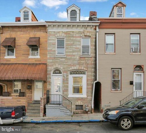 637 Moss St, READING, PA, 19604-2625 | Card Image