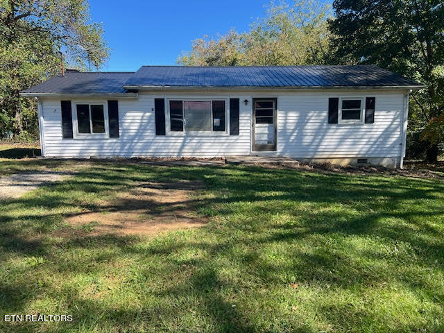 Ellis St, Bean Station, TN 37708