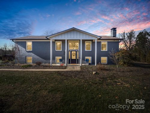 1717 Glenheath Dr, Hendersonville, NC, 28791-9074 | Card Image