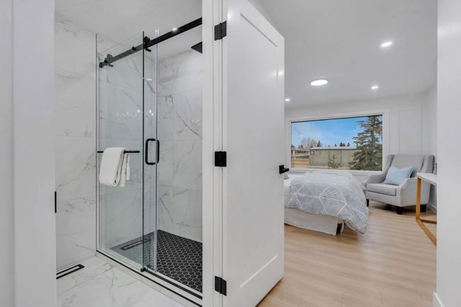 2232 Longridge Drive Sw, Home with 5 bedrooms, 5 bathrooms and 7 parking in Calgary AB | Image 34