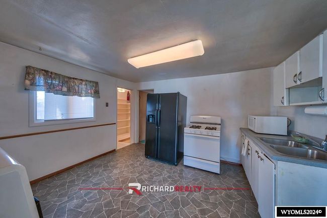 323 Bridge Ave, House other with 2 bedrooms, 1 bathrooms and null parking in Worland WY | Image 10