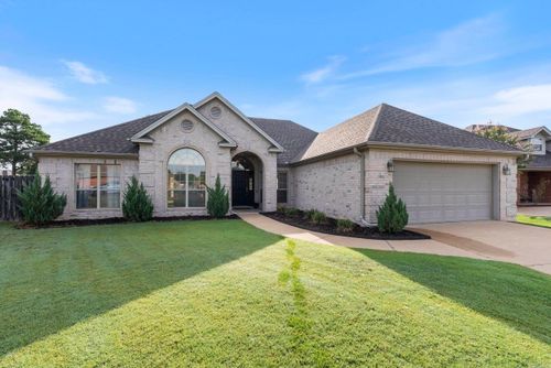 121 Sancerre Dr, North Little Rock, AR, 72113-6977 | Card Image