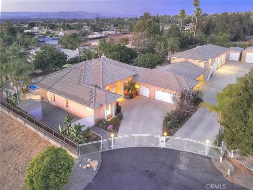 17292 Bali Dr, Riverside, CA, 92504-6170 | Card Image