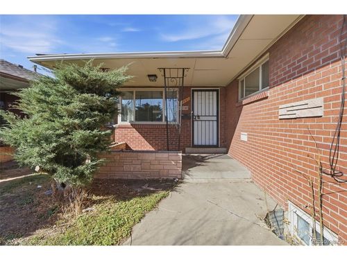 3693 Forest St, Denver, CO, 80207-1118 | Card Image
