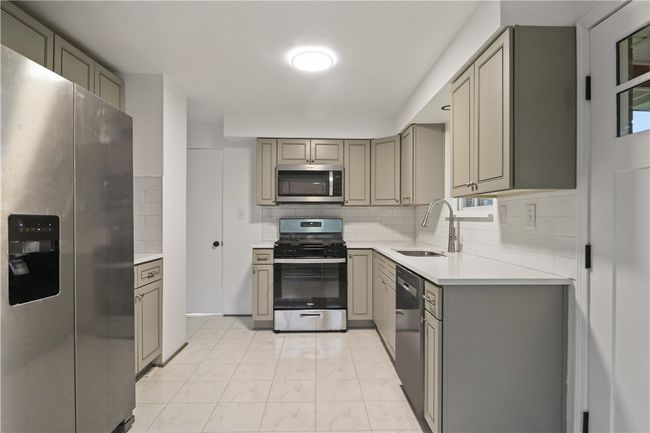 320 Donnell Rd, House other with 4 bedrooms, 2 bathrooms and 2 parking in Lower Burrell PA | Image 4