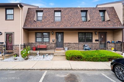 143 Village Green Way, Condo with 2 bedrooms, 1 bathrooms and 2 parking in Hazlet NJ | Image 1