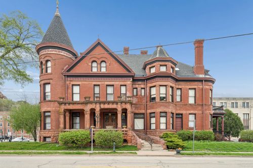 504 Bluff St, DUBUQUE, IA, 52001-4602 | Card Image