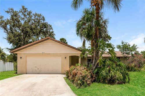 8324 Brandeis Cir E, SARASOTA, FL, 34243-4300 | Card Image
