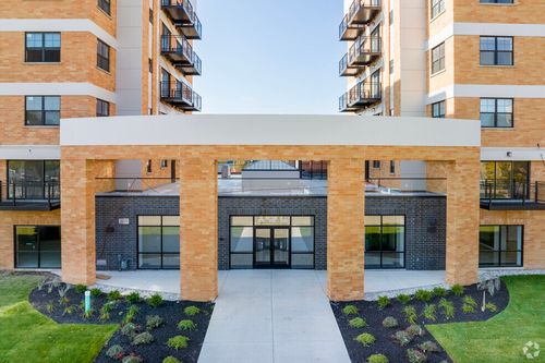 208-200 Anthony Ave, Mundelein, IL, 60060-2476 | Card Image