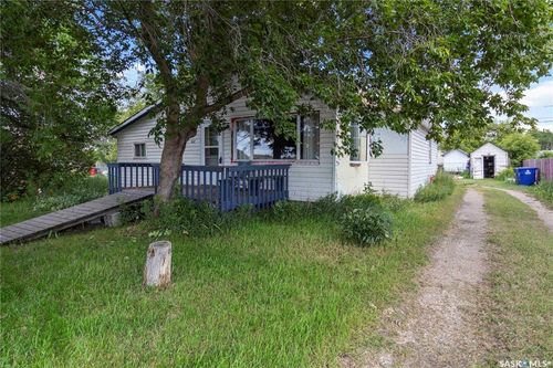 317 7th St, Duck Lake, SK, S0K0G8 | Card Image