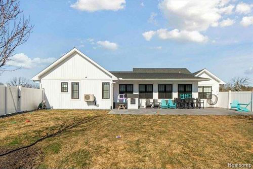 16679 Doyle Rd, Hemlock, MI, 48626-8438 | Card Image