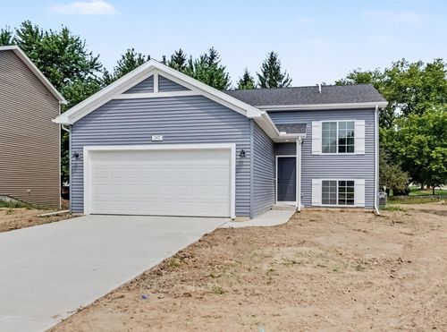 387 Pinery Lane, Fremont, MI, 49412 | Card Image