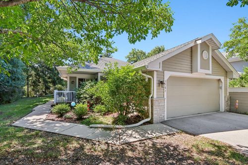 3187 S Waterford Court, New Berlin, WI, 53151 | Card Image