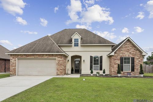 42453 Wynstone Dr, Prairieville, LA, 70769-6392 | Card Image