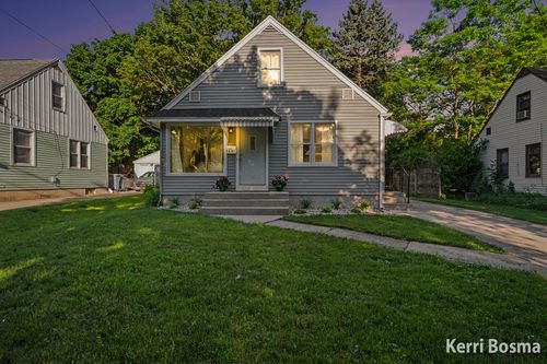 1231 Burke Avenue Ne, Grand Rapids, MI, 49505 | Card Image