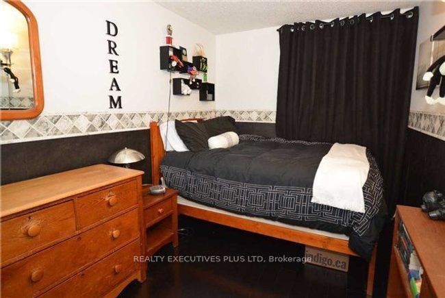 1 Homer Sq, House other with 3 bedrooms, 2 bathrooms and 3 parking in Brampton ON | Image 13