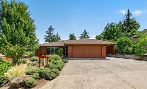 1056 Beswick Way, Ashland, OR, 97520-3576 | Card Image