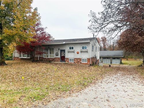 594 Blanche Dr, Saint Charles, MO, 63303-5910 | Card Image