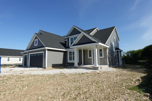 N74W24747 Lauren Dr, Sussex, WI, 53089-5432 | Card Image