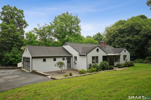 40 Comstock Hill Ave, Norwalk, CT, 06850-1002 | Card Image