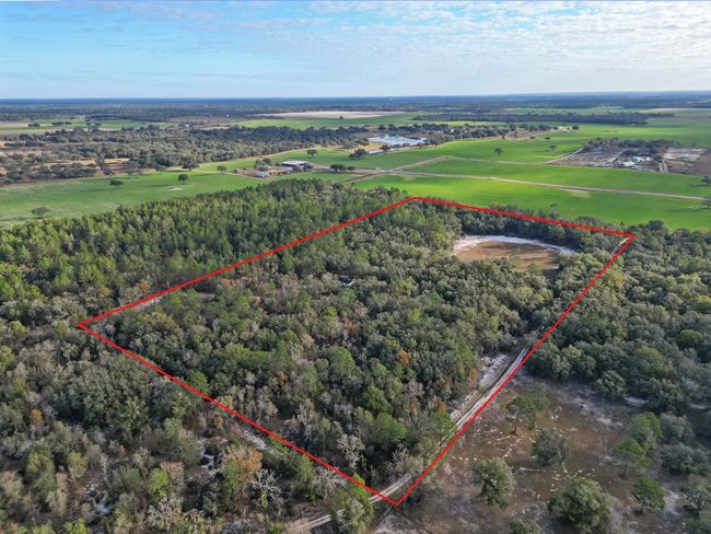 10431 Ne 32nd Ln, House other with 3 bedrooms, 2 bathrooms and null parking in BRONSON FL | Image 4