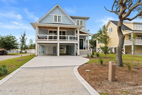 101 Ne 64th St, Oak Island, NC, 28465-4644 | Card Image