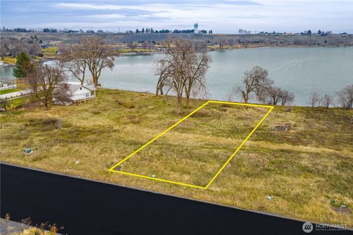 11-11 Valley Road Ne, Moses Lake, WA, 98837 | Card Image