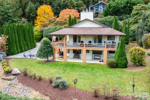 352 Lewis Ln, Maggie Valley, NC, 28751-8412 | Card Image