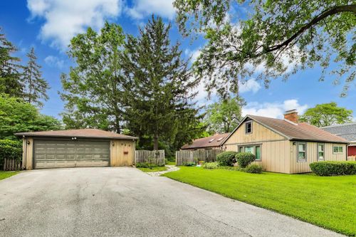 520 Edgewood Ave, La Grange, IL, 60525-6133 | Card Image