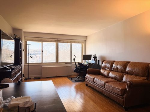 1b-18-15 215th St, Bayside, NY, 11360-2110 | Card Image