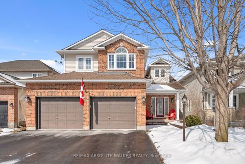 135 Arrowwood Dr, Stittsville, ON, K2S2G3 | Card Image