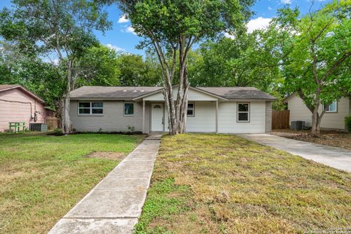 218 Park Ln, Universal City, TX, 78148-4123 | Card Image