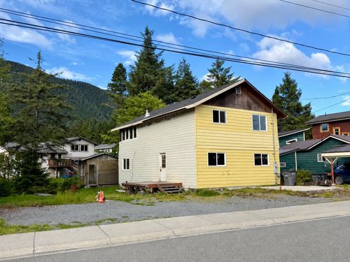 405 Degroff St, Sitka, AK, 99835-7448 | Card Image