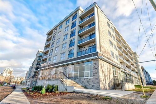 f-104-275 Larch St, Waterloo, ON, N2L3R2 | Card Image