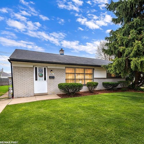 982 E Kalama Ave, Madison Heights, MI, 48071-4045 | Card Image