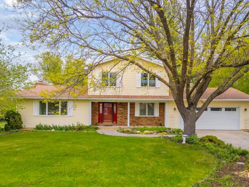 910 Juanita Ave, Cedar Falls, IA, 50613-1565 | Card Image