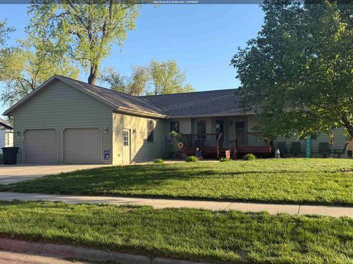 302 E Jefferson St, Elk Point, SD, 57025-2140 | Card Image