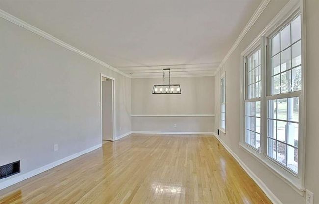 4710 Navaho Cir, House other with 3 bedrooms, 2 bathrooms and null parking in South Fulton GA | Image 5