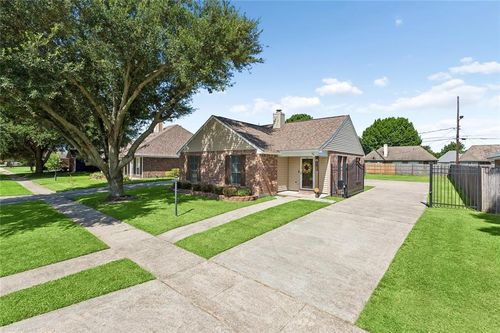 1148 Elvin Dr, Baton Rouge, LA, 70810-8715 | Card Image