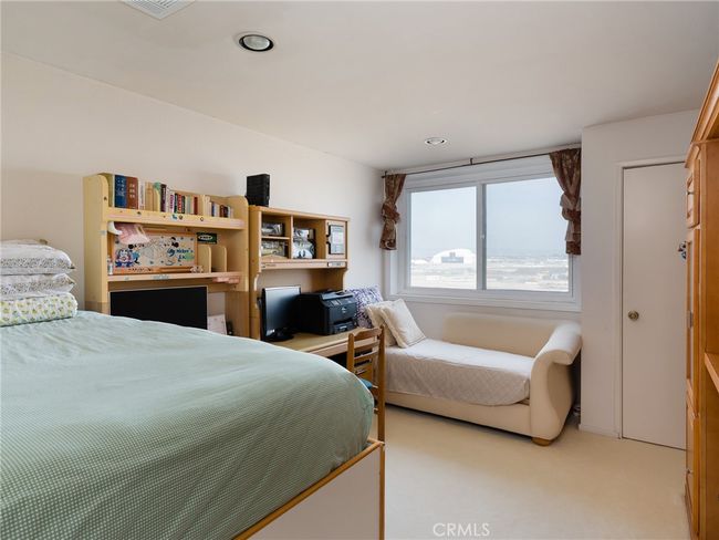 UNIT-100 - 770 W Imperial Ave, Condo with 4 bedrooms, 3 bathrooms and 4 parking in El Segundo CA | Image 11
