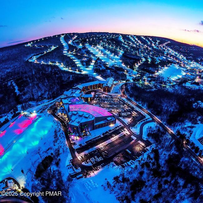 CAMELBACK SKI AREA | Image 30