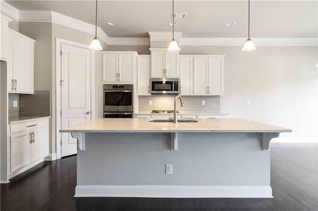 510 Suwanee Pass Ln, Townhouse with 3 bedrooms, 4 bathrooms and null parking in Suwanee GA | Image 12