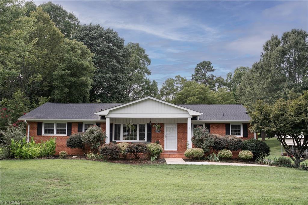Sedge Brook Rd, Kernersville, NC 27284