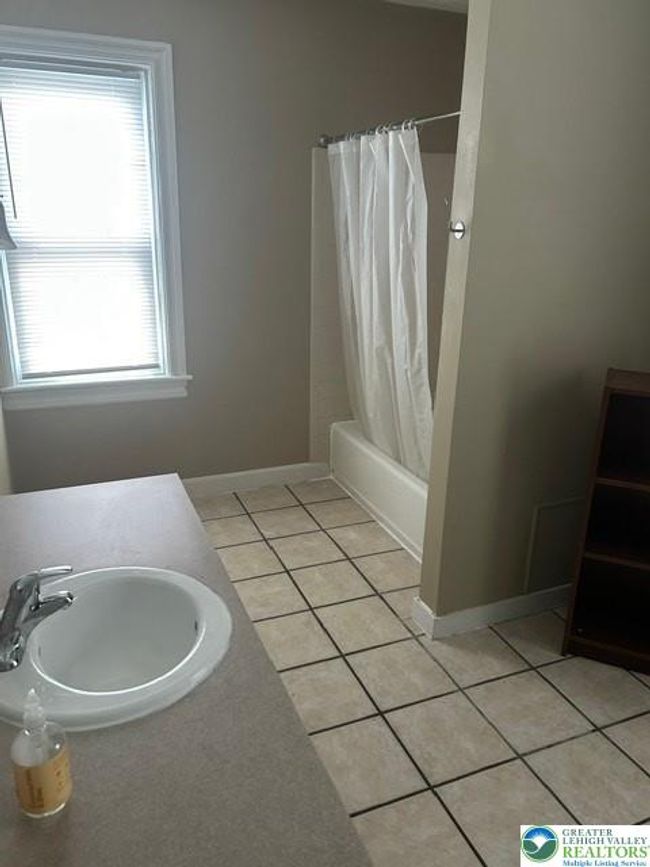 57 E Raspberry St, House other with 2 bedrooms, 2 bathrooms and null parking in BETHLEHEM PA | Image 25
