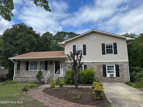 210 Spartan Rd, Wilmington, NC, 28405-3918 | Card Image